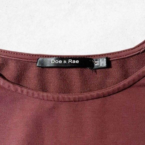 Doe & Rae Women‎ Size M Sweatshirt Red Brown Pullover 3/4 Sleeves Front Pocket - Picture 3 of 9